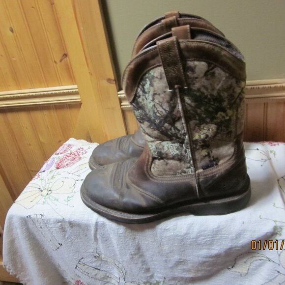 cabela\'s slip on cowboy hunting western leather boot camo top mid calf 10.5 d